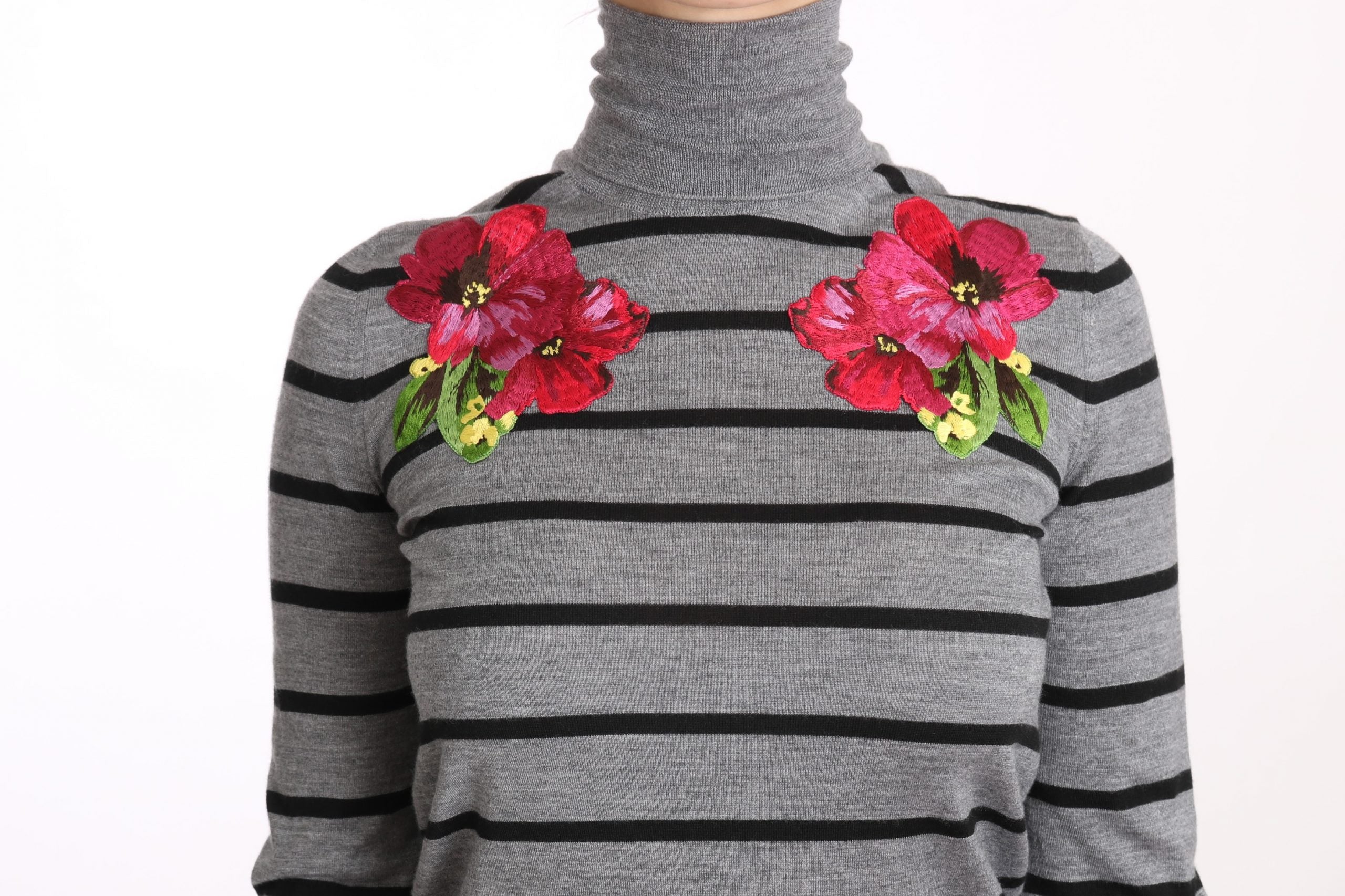 Dolce & Gabbana Elegant Embroidered Cashmere-Silk Sweater